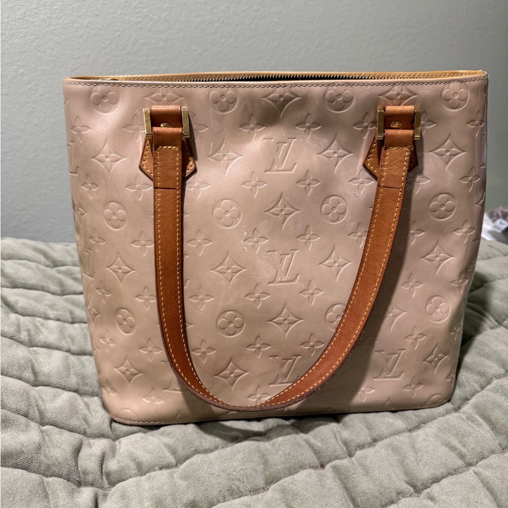 Authentic Louis Vuitton Vernis handbag